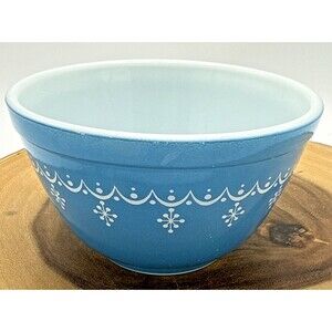 Vintage Pyrex Snowflake Blue Garland Mixing Nesting Bowl 1-1/2 Pint #401